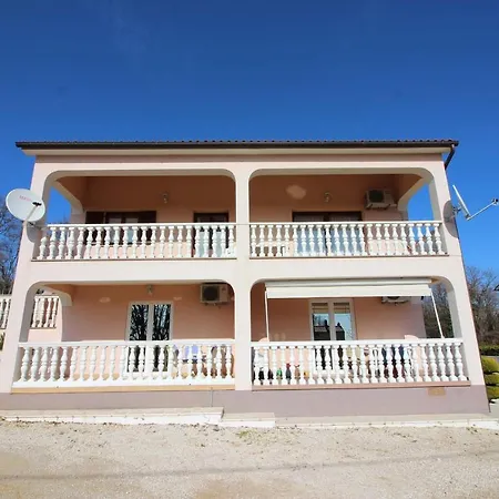Appartement Koraca B4 Kirmenjak