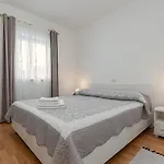 Koraca B4 * Kirmenjak